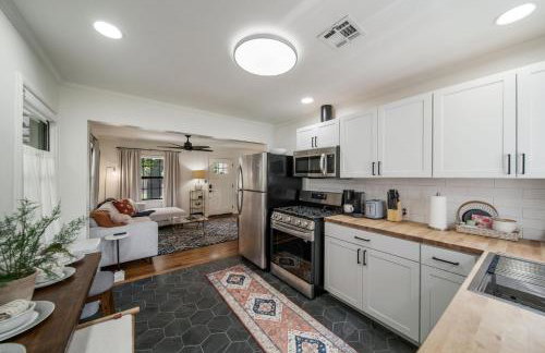 Next to Expo, 5 beds, Hot-tub, corn hole, pets! - Foto 3