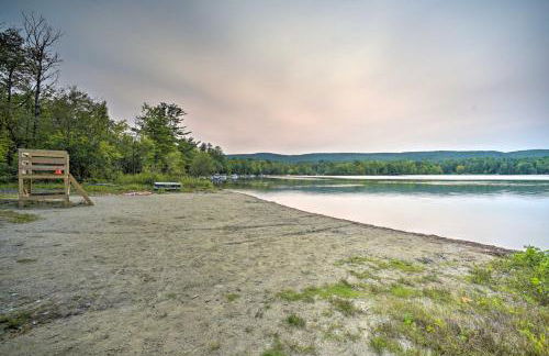 Cozy Stockbridge Cabin - Walk to Beach and Lake! - Foto 22