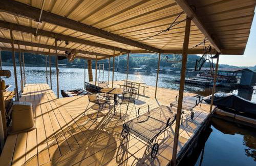 Lakefront 4BD2BADockGrillDecksFirepit-12PP - Photo 7