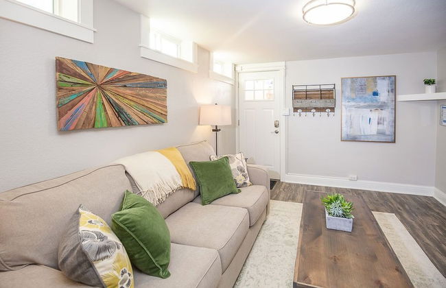 Cozy Retreat | Walk to Unc | Free Cruiser Bikes - Foto 11