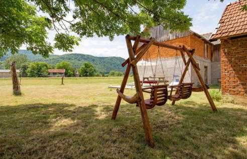 Stunning Apartment In Otocac With Wifi - Foto 2