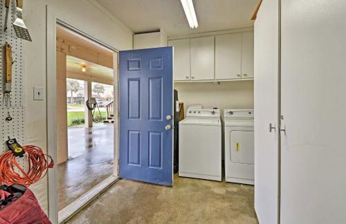 Colorful Beachside Oasis! Galveston Family Home - Foto 23