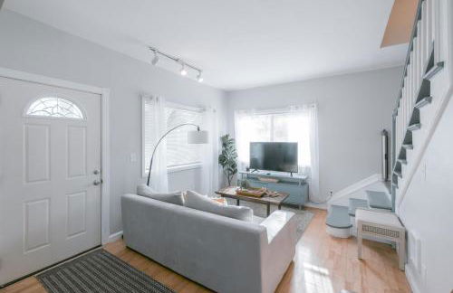 5 Bedroom House Cheerful Bungalow with AC Pet Friendly - Foto 6