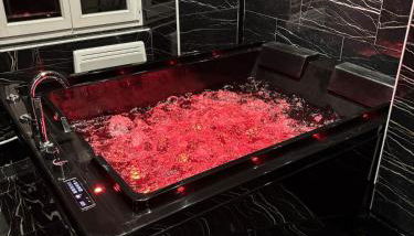 Love rom, jacuzzi - Photo 1