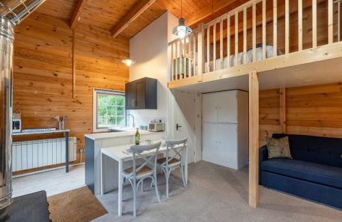 Walliswood Lodge - Wood Burner, Air Con & Wi-fi, Rural Retreat - Foto 50