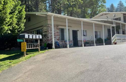 Fairway Apartments Unit 1 - Photo 5