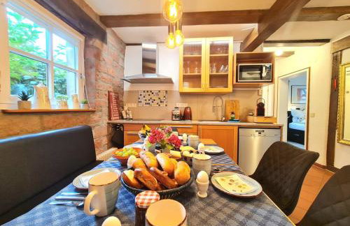 AVAHOME: Haus für 16, WLAN, Parkplätze, Netflix, Nespresso - Foto 14