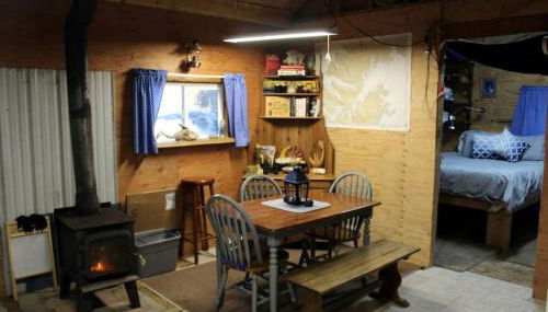 Coastal Camping Cabin with Wood-Burning Stove on Whale Island, Alaska - Foto 3