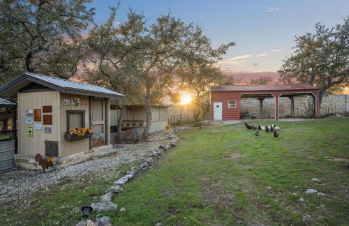 Barndominium with Farm and Firepit near Lake Georgetown - Foto 34