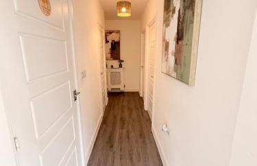 Modern 2 Bedroom Apartment - Photo 9