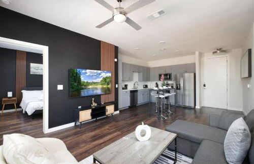 Stylish 2BR w Pool,Gym,Prking-Near Rvrwalk & Dome - Foto 8