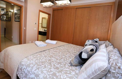 HENRI'S APARTMENTS - Pátio do Convento - Foto 22