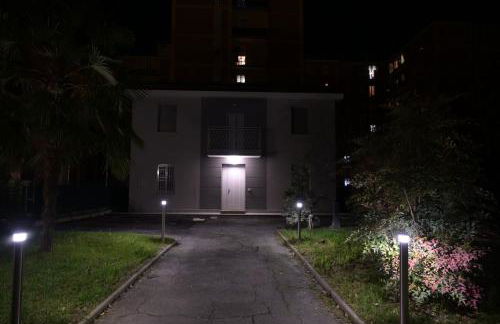 Grigio Perla Panigale, villetta con giardino, 3 camere, parcheggio privato fino 3 posti auto - Un oasi di tranquillità - Vicina all'Aeroporto, Unipol Arena e Fiera - Photo 11