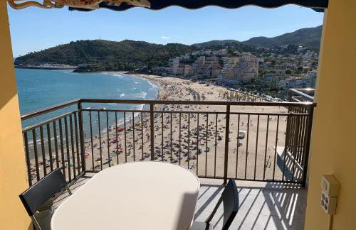 Apartamento en primerísima línea de playa con espectaculares vistas Netflix, Prime y Disney - Photo 2