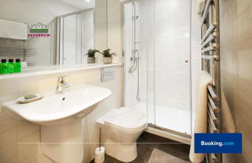 Premium Deals on Modern 2 -Bed 2-Bath Central City for Movers & Pros by Hedgerow l Embrace comfort and ease with our inviting 2 bedroom apartment l Attractions like Science and Industry Museum, Manchester Museum & Manchester Art Gallery - Foto 13