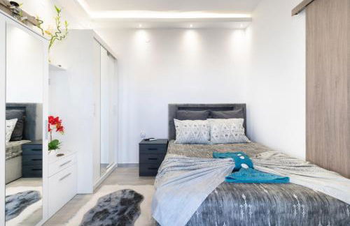 Zeffie's Studio - Photo 13