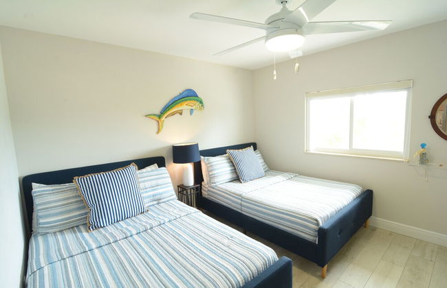 Beautiful Canal Front Home With Above Ground Pool, Dock And Fish Cleaning Station 4 Bedroom Home by RedAwning - Photo 3