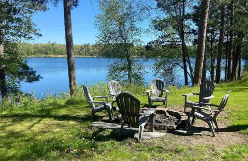 Large Home with lake views and space to entertain friends - Foto 1