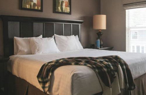 Enjoy mini golf, arcade games, and pools with Family in 2BD Orlando condo - Foto 4