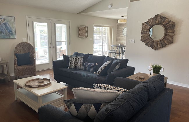 Coastal Retreat 3 Bedroom Home by RedAwning - Photo 10