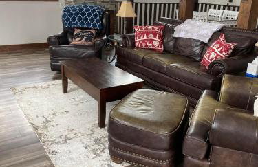 Spacious 4 Bedroom Chalet on Hiking Trails - Foto 6