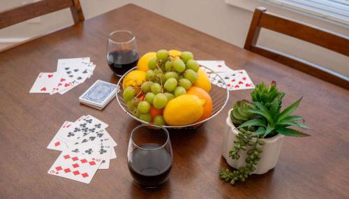 Jennifer's Cozy Apt Walk to Brown In Unit Laundry - Foto 2