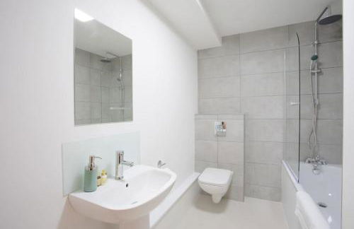 2BR, smart TV, self check-in, coffee machine - Foto 5