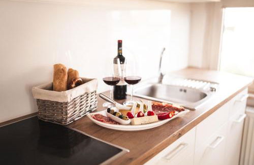 Pfälzer Herzel mit 2 Schlafzimmern und Blick über die Rheinebene kostenfreiem Parkplatz und Wlan fußläufig zum Wald und den Weinbergen Weinkühlschrank Brötchenservice Garten mit Gasgrill - Foto 27