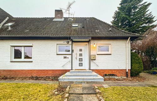 TraveNah - Ruhige 3-Zimmer-DG-Ferienwohnung im Grünen mit eigenem Eingang und Fahrradgarage - Foto 5