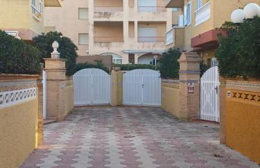 Adosado/casa con terraza y buhardilla. Playa El Perelló - Foto 59