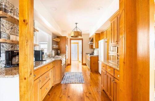 Golden Acres Ranch Hot Tub+Gameroom+Creek & wifi - Foto 20