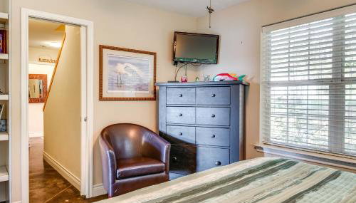 Franklin Home with Water Views Outdoor Dining Area! - Foto 2