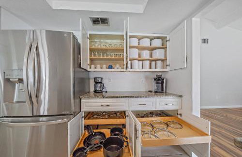 Poolside Paradise: Game room, Pickle ball & Pool - Foto 25