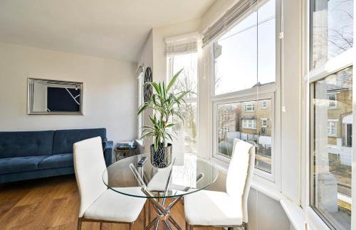 2-Bed, Sleeps 8 in Leyton E10, Near Stratford - Foto 6