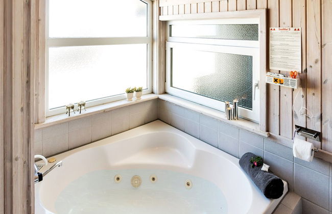 "Elvie" - 200m from the sea - Foto 10