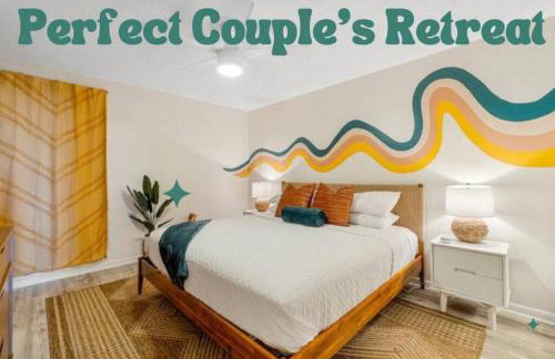 Fun cozy beach retreat! Steps to beach, heated pool & pickleball - Foto 1