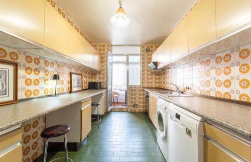 Apartamento Céntrico con solárium, WiFi y Metro cerca - Photo 7