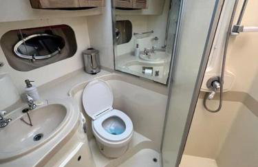 SUPERYACHT ON TOWN QUAY MARINA, SOUTHAMPTON - Very close to city centre and cruise terminals - free parking included - Foto 16