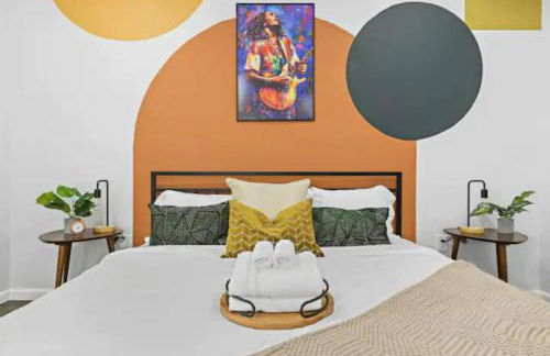 W3S - Large 7br 3bath - Sleeps 20 - 3 Living rooms - Yard and Deck - Foto 49