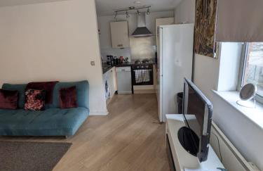 2 Bedroom 2 Bath Apartment, sleeps 4, Town Centre - Foto 8