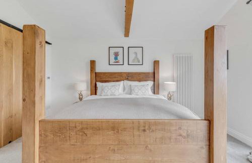 Grafton Fields near Silverstone - Photo 26