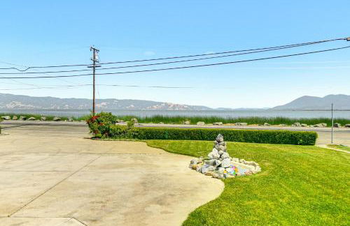 Steps to Clear Lake Hot Tub Haven in NorCal! - Foto 24