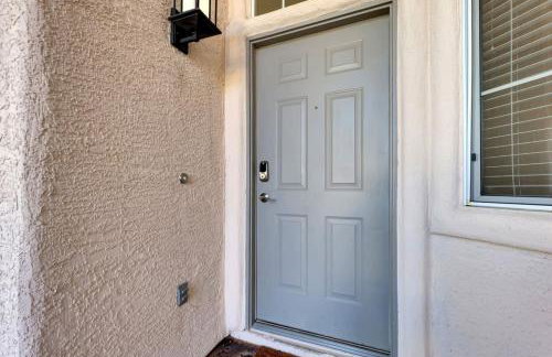 Lux 3BR Oasis Near Strip with Heated Pool and Jacuzzi - Photo 24