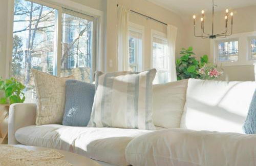 Cozy Cottage in the Heart of Huntersville - Foto 11