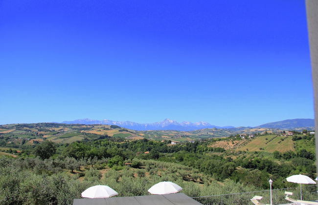 Villa with Salt Water & Heated Pool & Hot Tub near sea - Foto 57