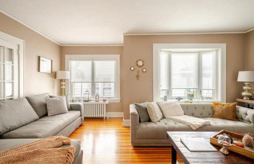 Gem by the water with firepit & all fenced backyard 2 Bedrooms - Photo 11