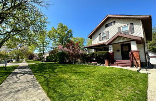 King Bed, Stocked Kitchen, Easy Driveway Parking, 2mi to Downtown & Coliseum - Foto 19