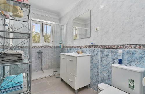 Villa with Private Pool and Gorgeous View - Photo 4