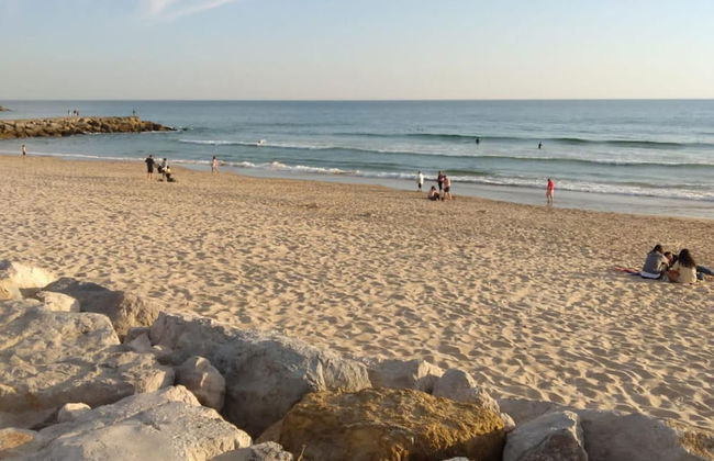 Lisbon Beach Flat - 4 Guests - Free Parking - Foto 15