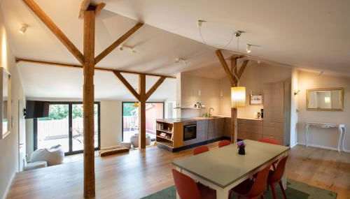 Große Wohnung mit Loggia - Photo 2